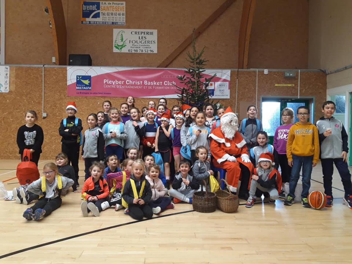 Après midi avec le père Noël et les joueuses du LBB