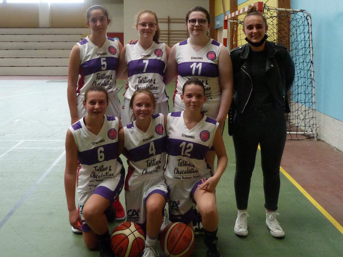 Et c'est reparti pour les U15F....avec leur Coach Amélie.